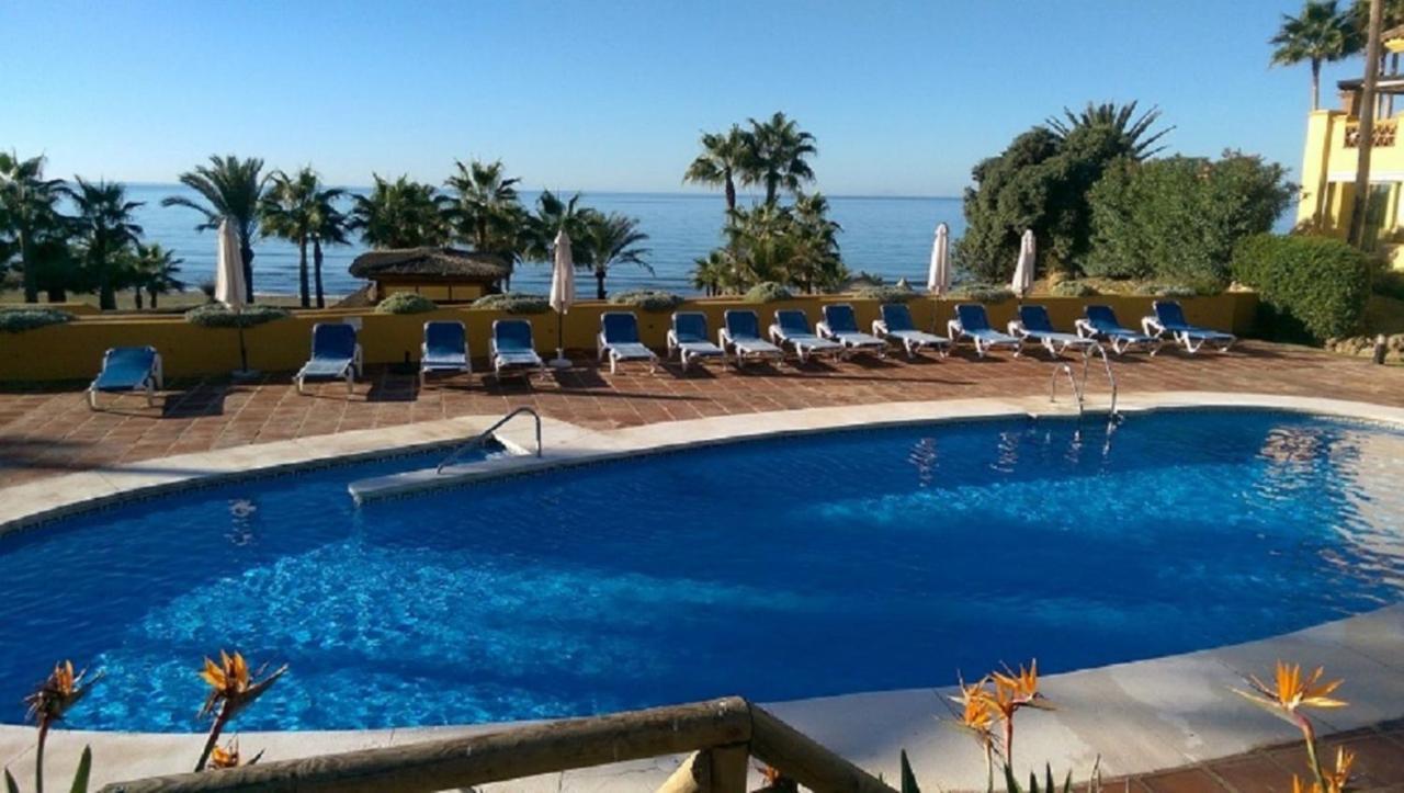 Superb Front Line Location With Heated Pool Apartment Marbella