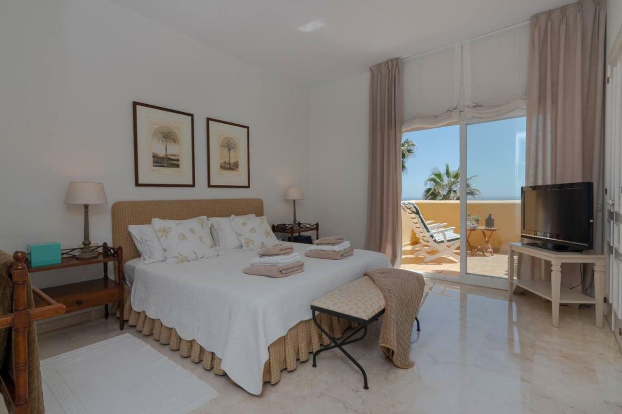 Superb Front Line Location With Heated Pool * Marbella