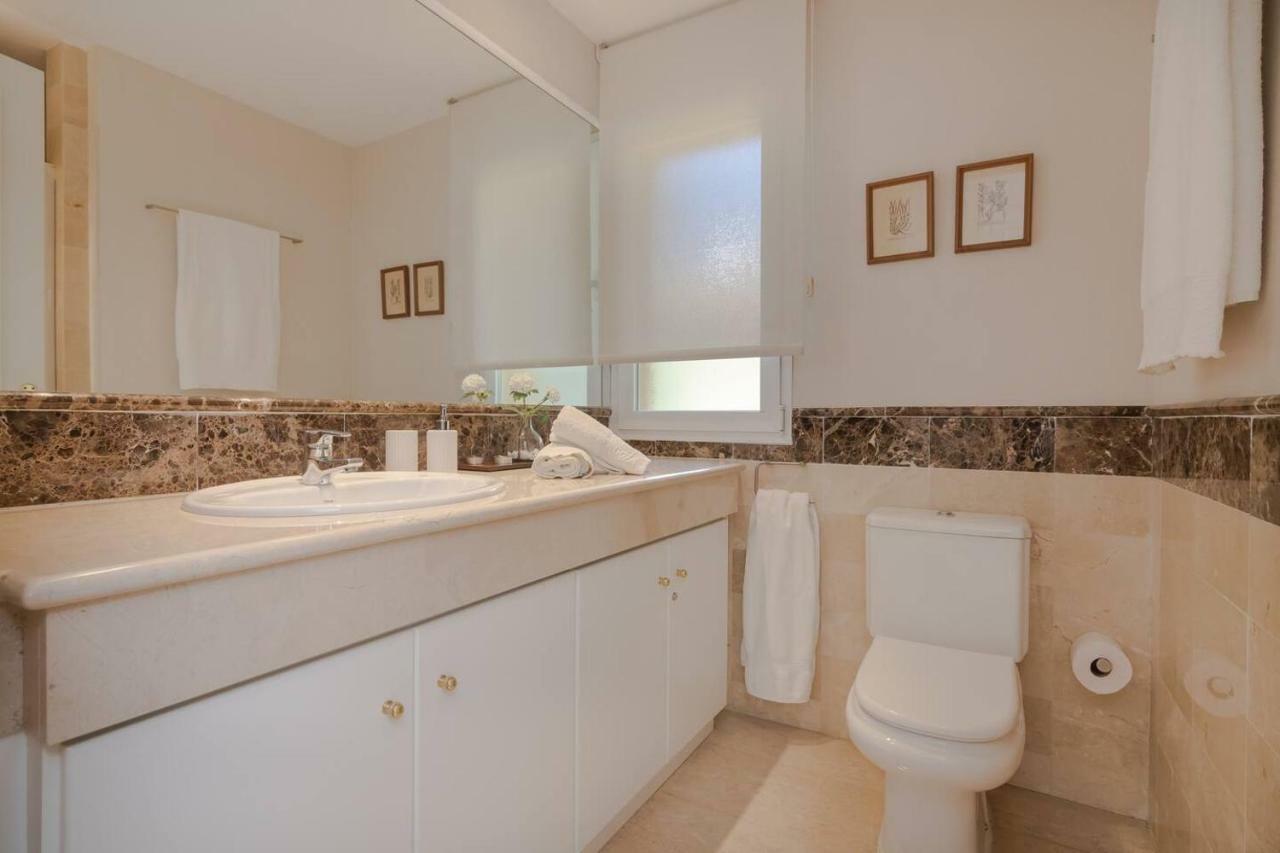 Superb Front Line Location With Heated Pool * Marbella