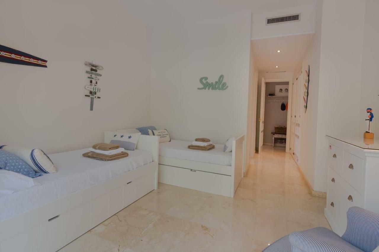Apartment Superb Front Line Location With Heated Pool Marbella